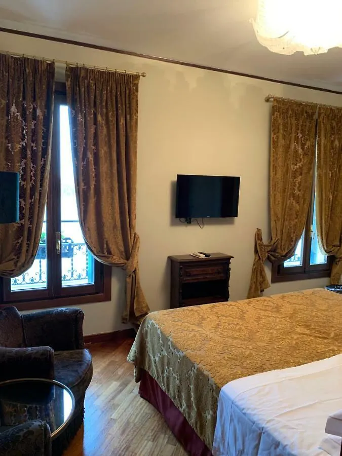 Hotel La Calcina  Venice