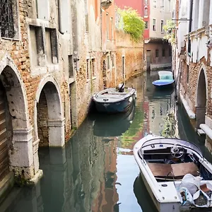 Rialto Corte Dei Sansoni Canal View Venezia